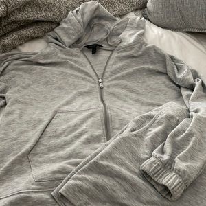 Woman’s large banana Republic lounge set